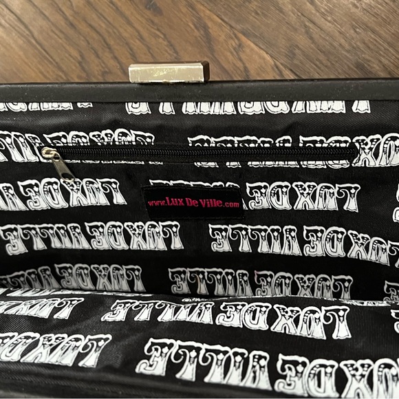 Large Lux Deville Clutch - Picture 5 of 7